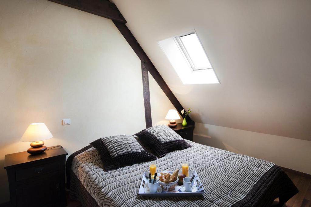 Hotel Logis Le Quai Fleuri Les Villages Voveens Habitación foto